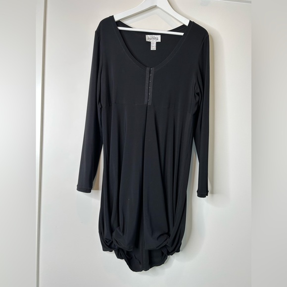 Joseph Ribkoff black tunic style top- size 16 - Picture 1 of 5